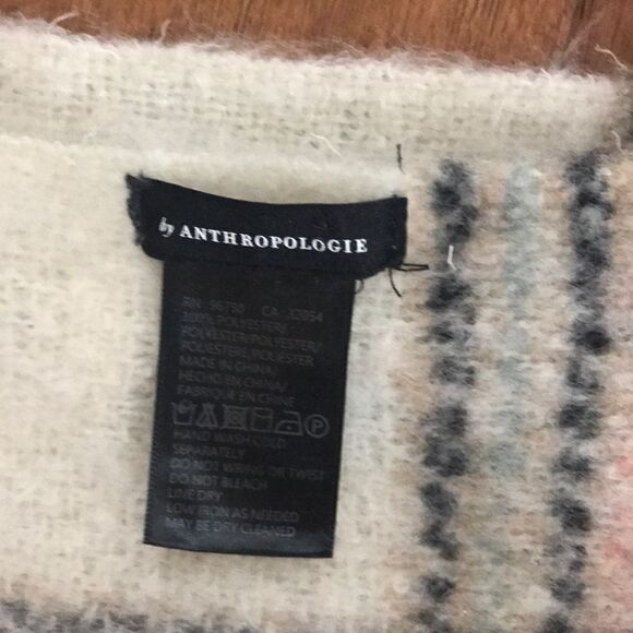 Anthropology Scarf and Hat Bundle‎ - Picture 6 of 7